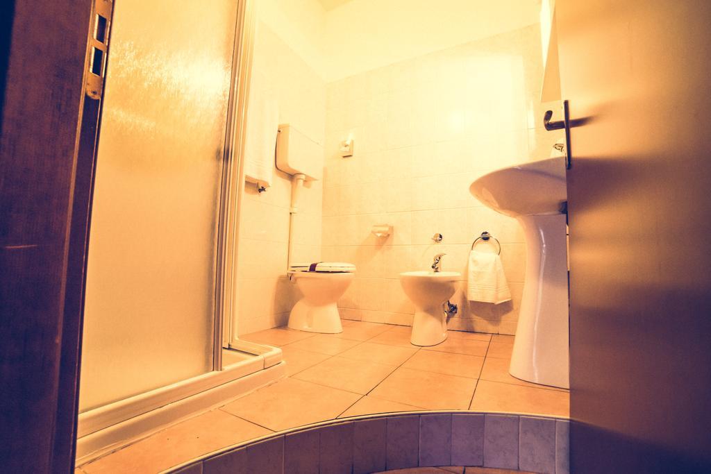 Hotel La Gaietta Millesimo Bagian luar foto