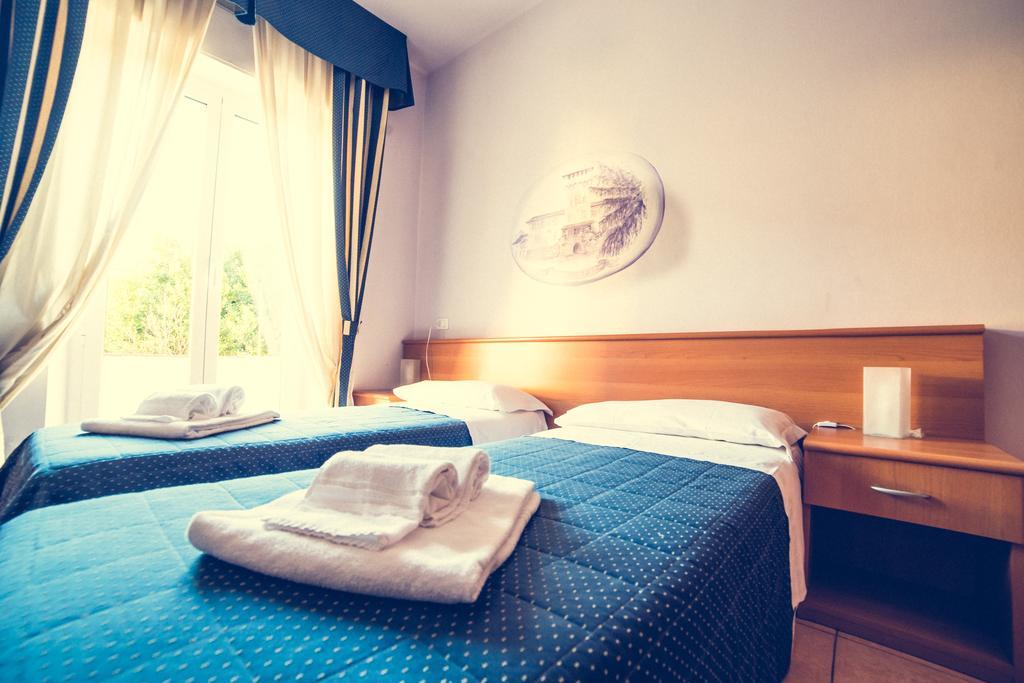 Hotel La Gaietta Millesimo Ruang foto